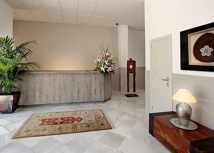 -recepcion Abierta 24h- タリファ